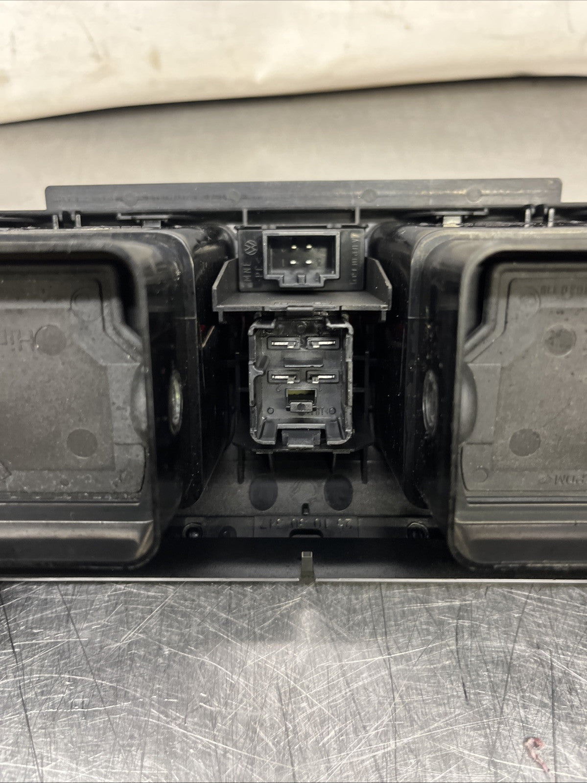 VW TOURAN Dashboard Storage Box Hazard Switch Vent 1T2857921D / 1T2819728D - B7