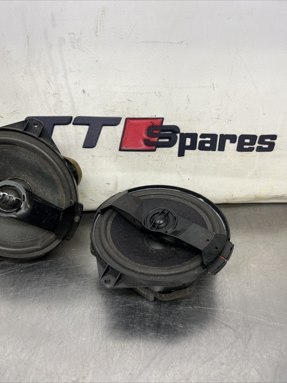 8D5035401AUDI TT 8N MK1 99-06 COUPE REAR QUARTER PANEL SPEAKER PAIR