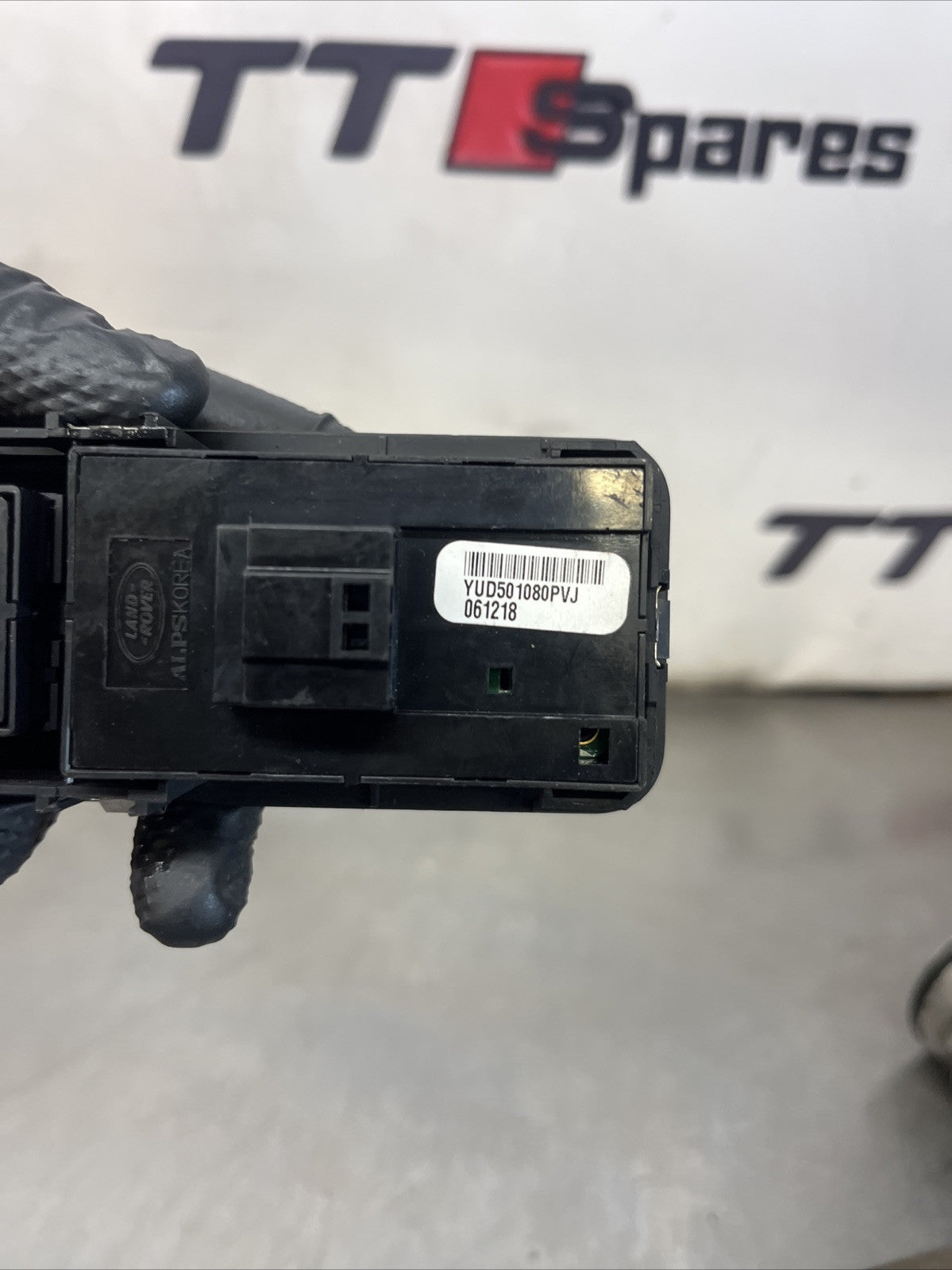 2007 LAND ROVER DISCOVERY 3 OFFSIDE RIGHT REAR WINDOW SWITCH YUD501080PVJ