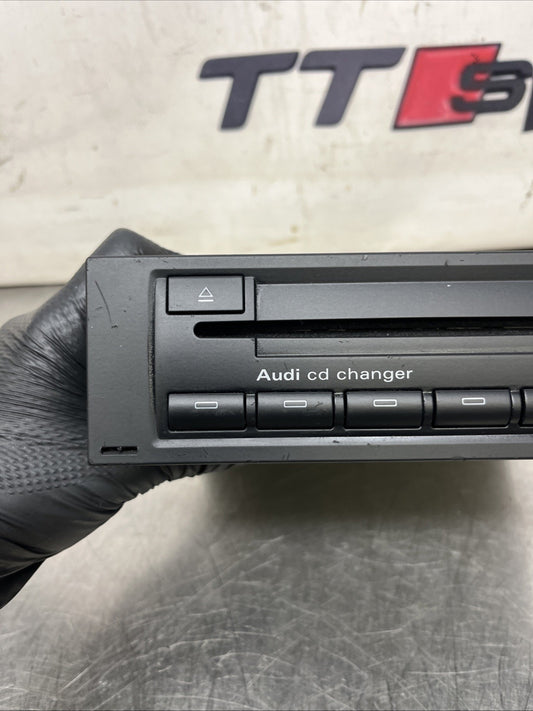 AUDI R8 2008 CD CHANGER 6 DISC PLAYER HEAD UNIT 8E0035111D AUDI A4 A5 A6 