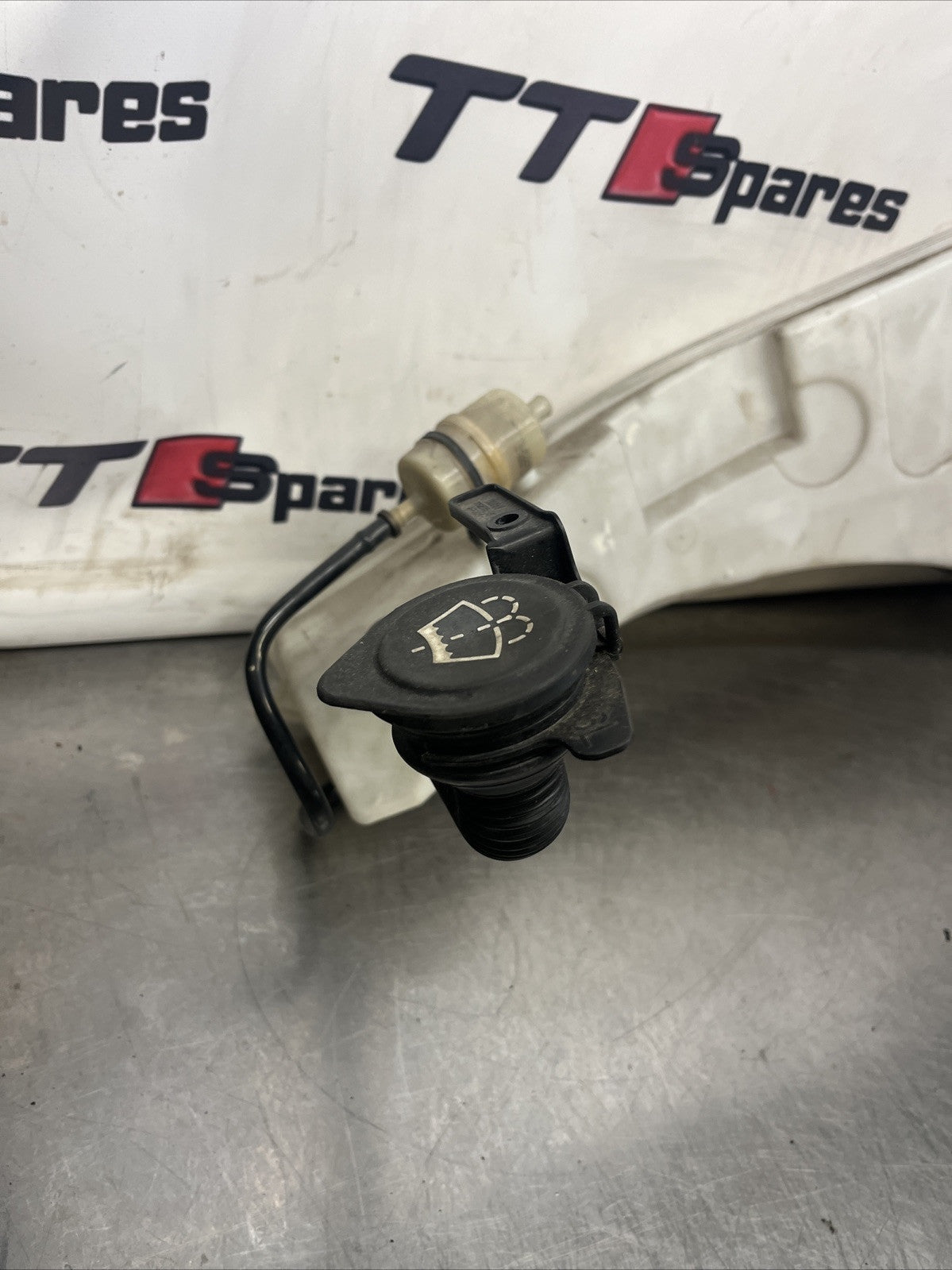 BMW X5 Series E70 Windscreen Washer Fluid Reservoir 7161477