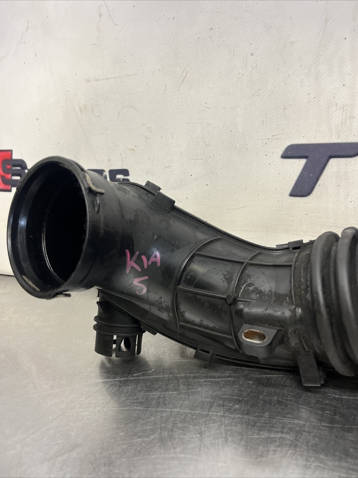 28130-2W300 2012 KIA SORENTO XM MK2 2.2 DIESEL AIR INTAKE PIPE HOSE 