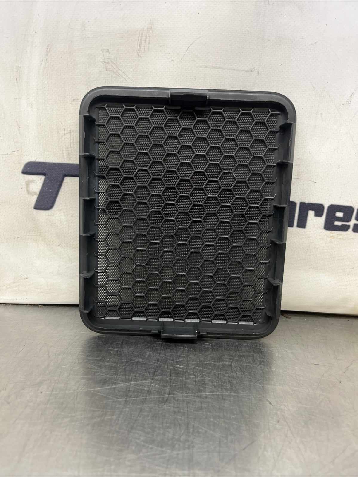 AUDI TT Center Speaker Grille Cover Grey Roadster Mk1 98-06 8N7035435B