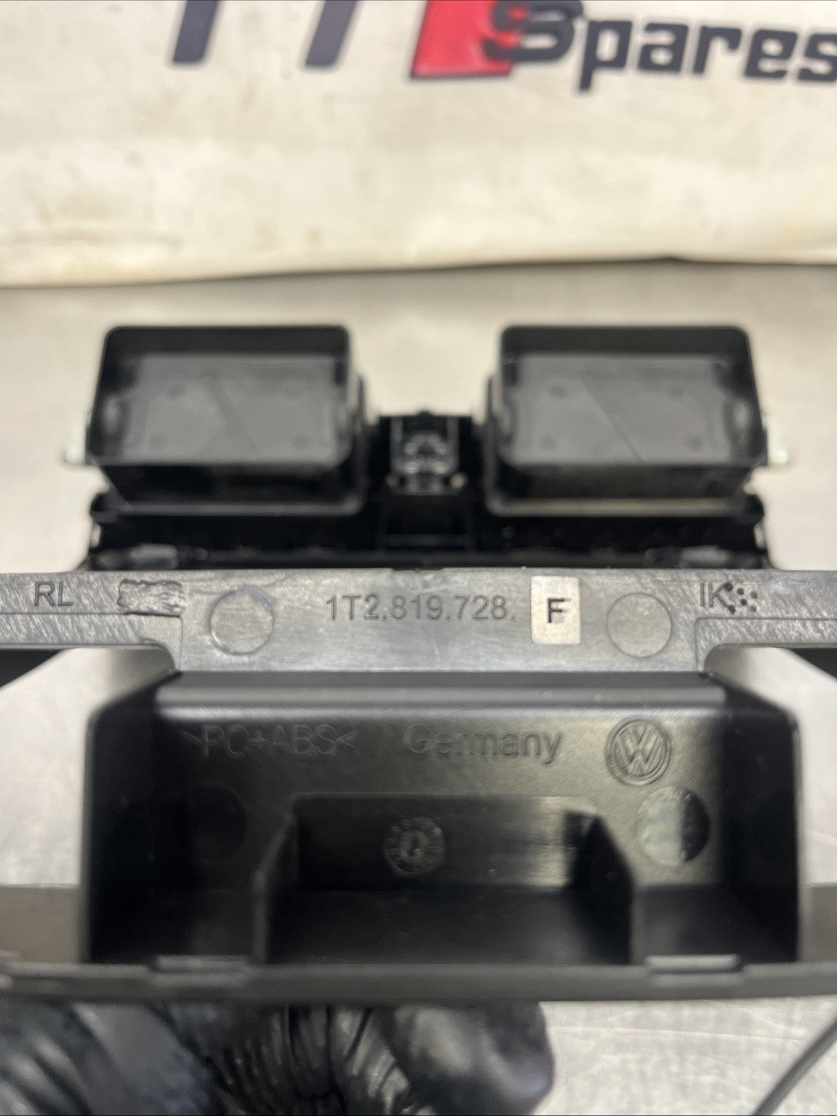VW TOURAN Dashboard Storage Box Hazard Switch Vent 1T2857921D / 1T2819728D - B7