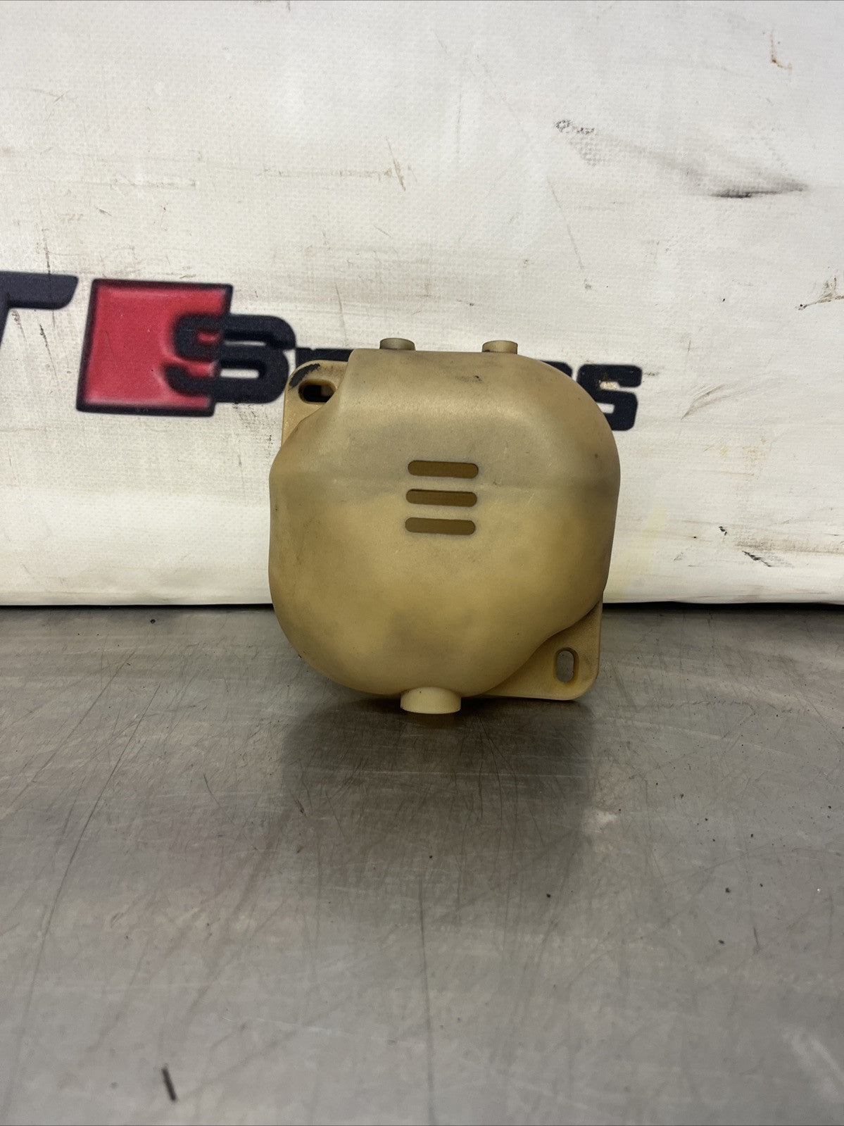 Audi TT 1.8 (1999-2006) Lambda Probe Connector Cover 1J0971830P