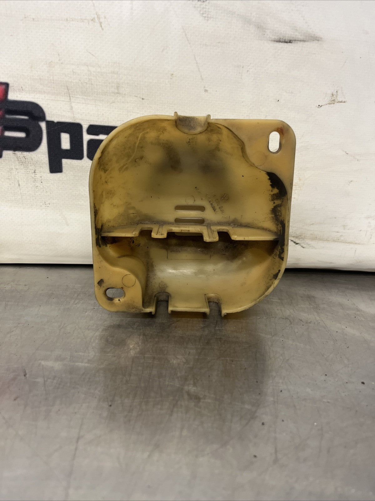 Audi TT 1.8 (1999-2006) Lambda Probe Connector Cover 1J0971830P
