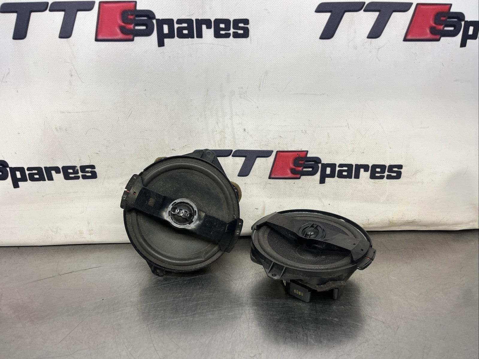 8D5035401AUDI TT 8N MK1 99-06 COUPE REAR QUARTER PANEL SPEAKER PAIR