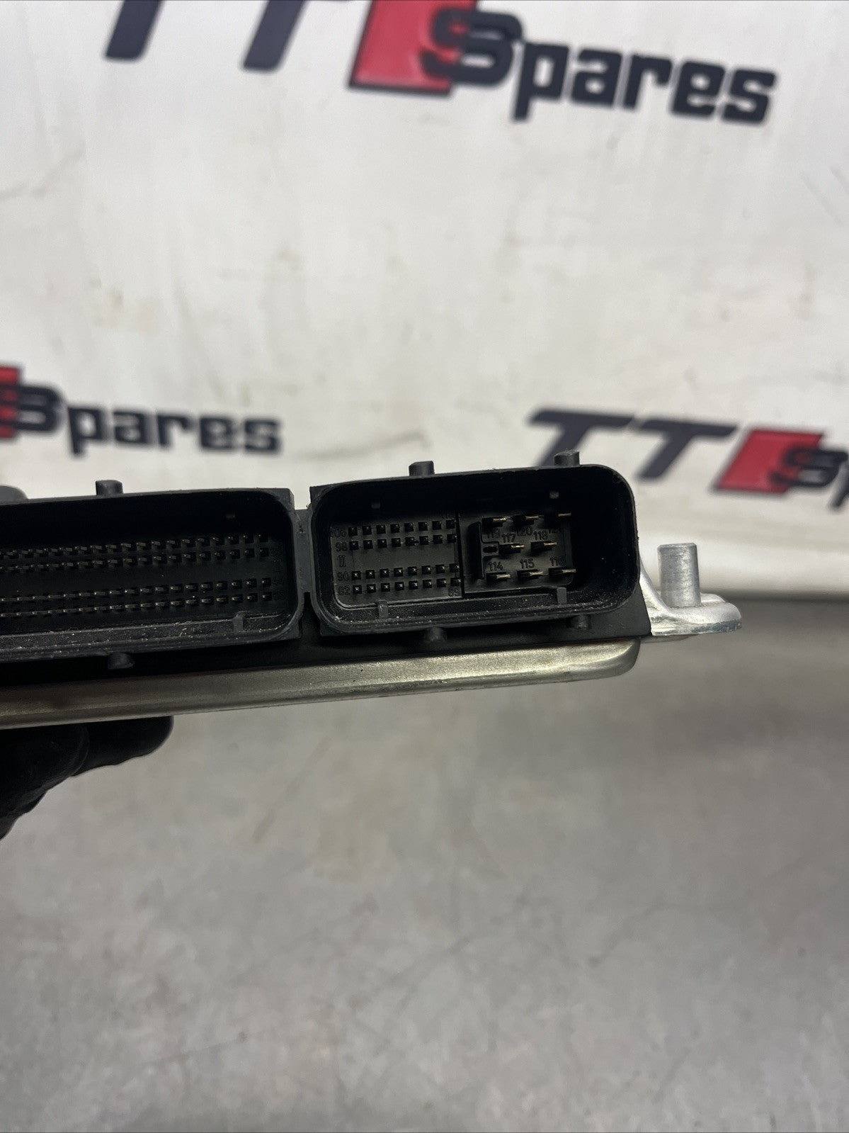 Audi A6 S6 C5 4B 1999 Diesel Engine control unit module ECU 8E0907401P RTX37408