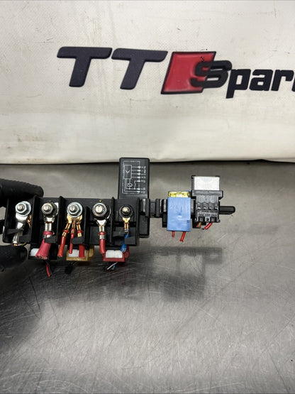 AUDI TT RELAY DISTRIBUTION FUSE BOX 0030378 MK1 1998-2006