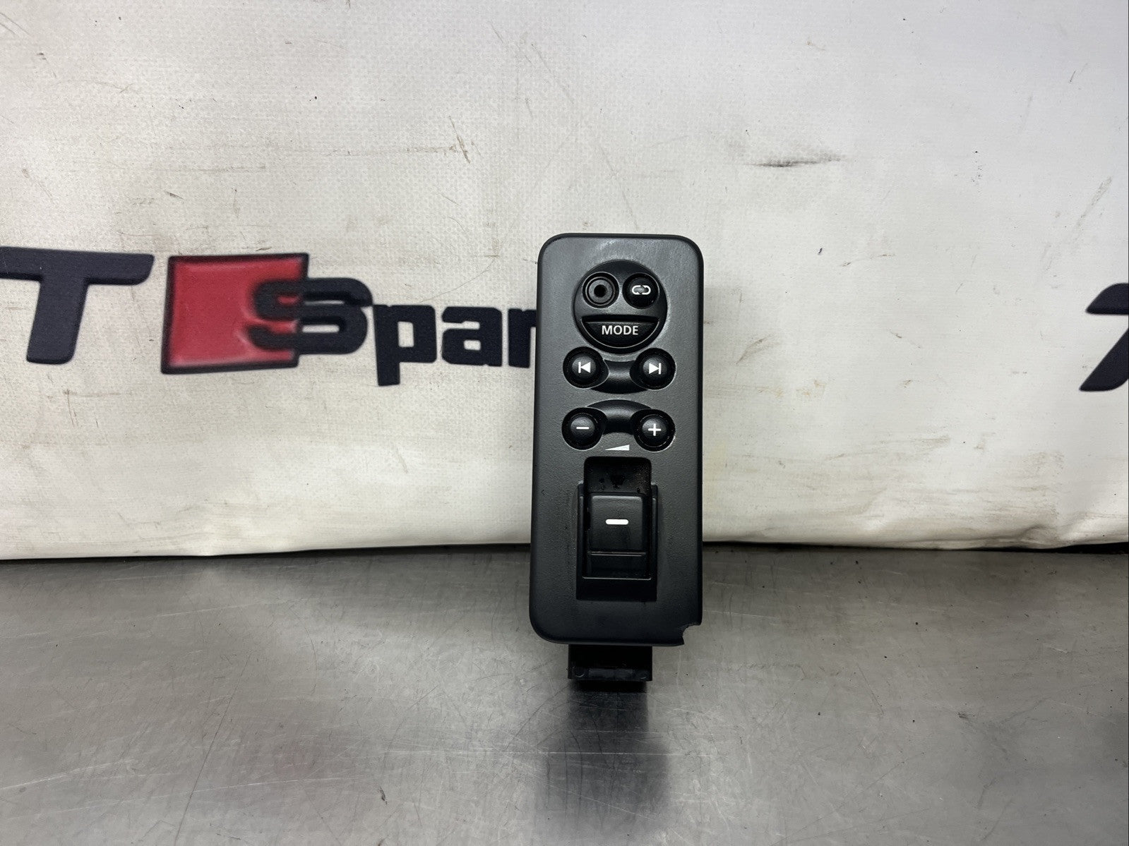 2007 LAND ROVER DISCOVERY 3 OFFSIDE RIGHT REAR WINDOW SWITCH YUD501080PVJ