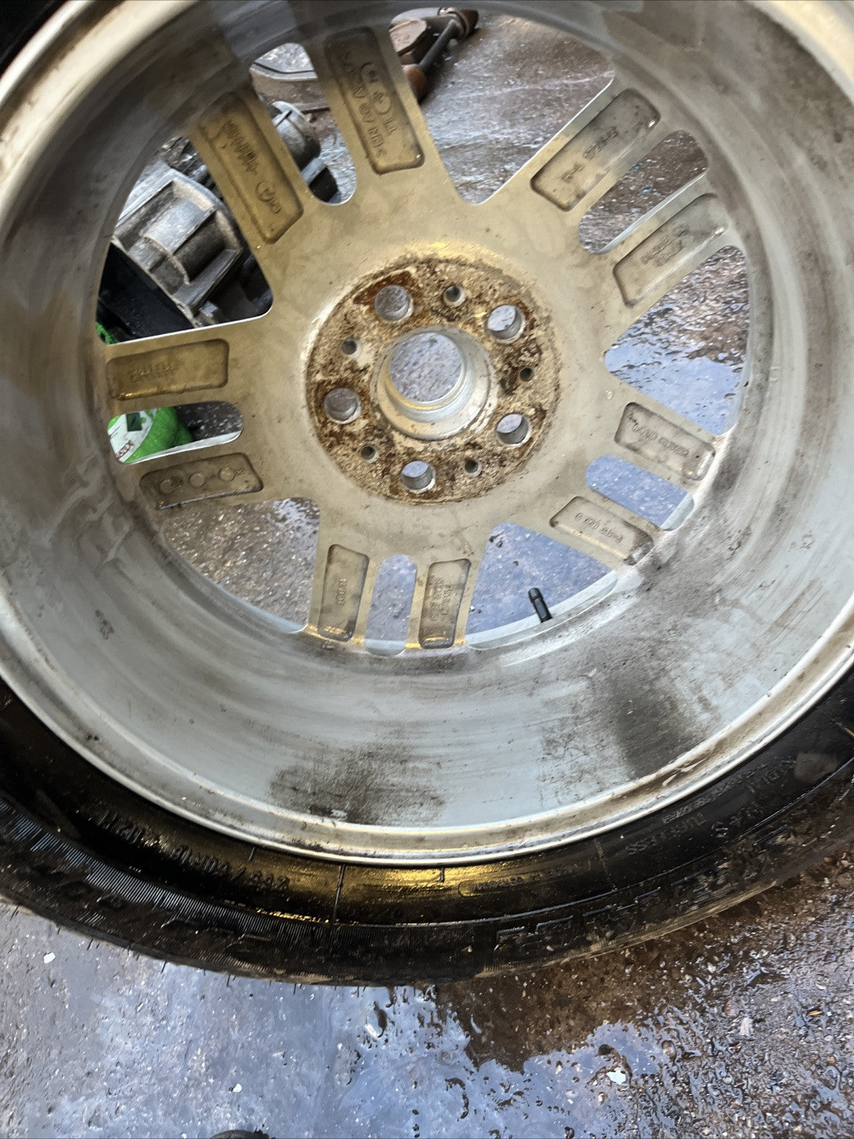 RANGE ROVER VOGUE 18''X 7.5J ALLOY WHEEL WITH GOODYEAR WRANGLER TYRE 255/60/R18 