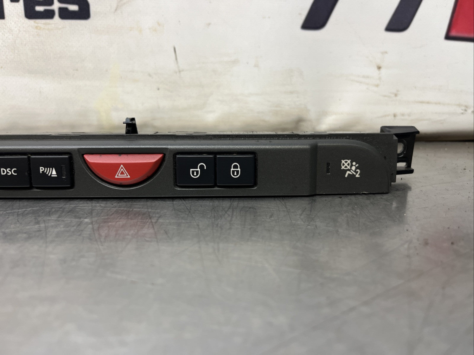 2006 LAND ROVER DISCOVERY 3 HAZARD  SWITCH PANEL YUL500400WUX