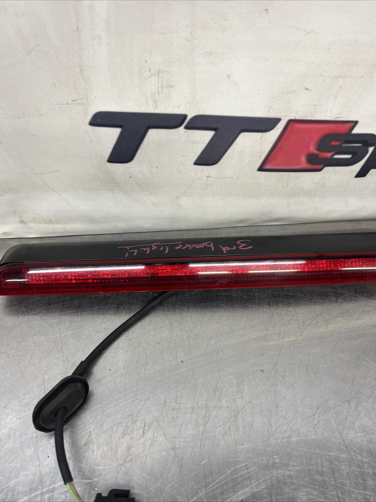 Audi TT Mk1 Convertible Roadster MIDDLE 3RD BRAKE LIGHT 8n7945097a BLACK
