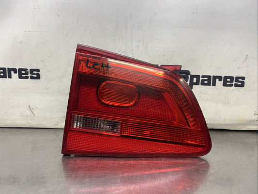 VOLKSWAGEN TOURAN TAIL LIGHT INNER REAR LEFT PASSENGER SIDE MK1 1T3 2011