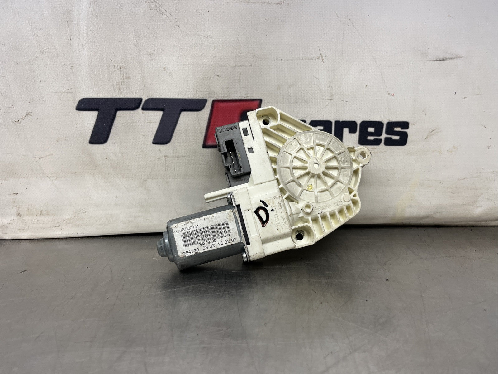 LAND RANGE ROVER 2006 OSF DRIVER SIDE FRONT WINDOW MOTOR CUR000141 964199