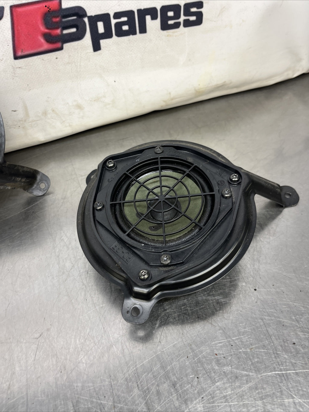 Audi TT MK1 1998-2006 8N Roadster Left & Right Bose Rear Speakers With Brackets