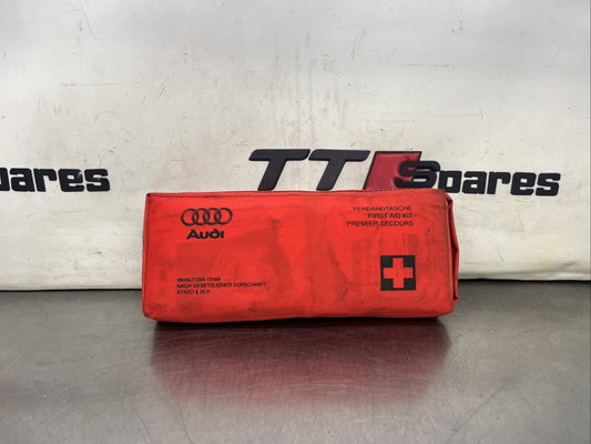 AUDI TT MK1 8N 1998 - 2006 GENUINE FIRST AID KIT - 8N0 860 282