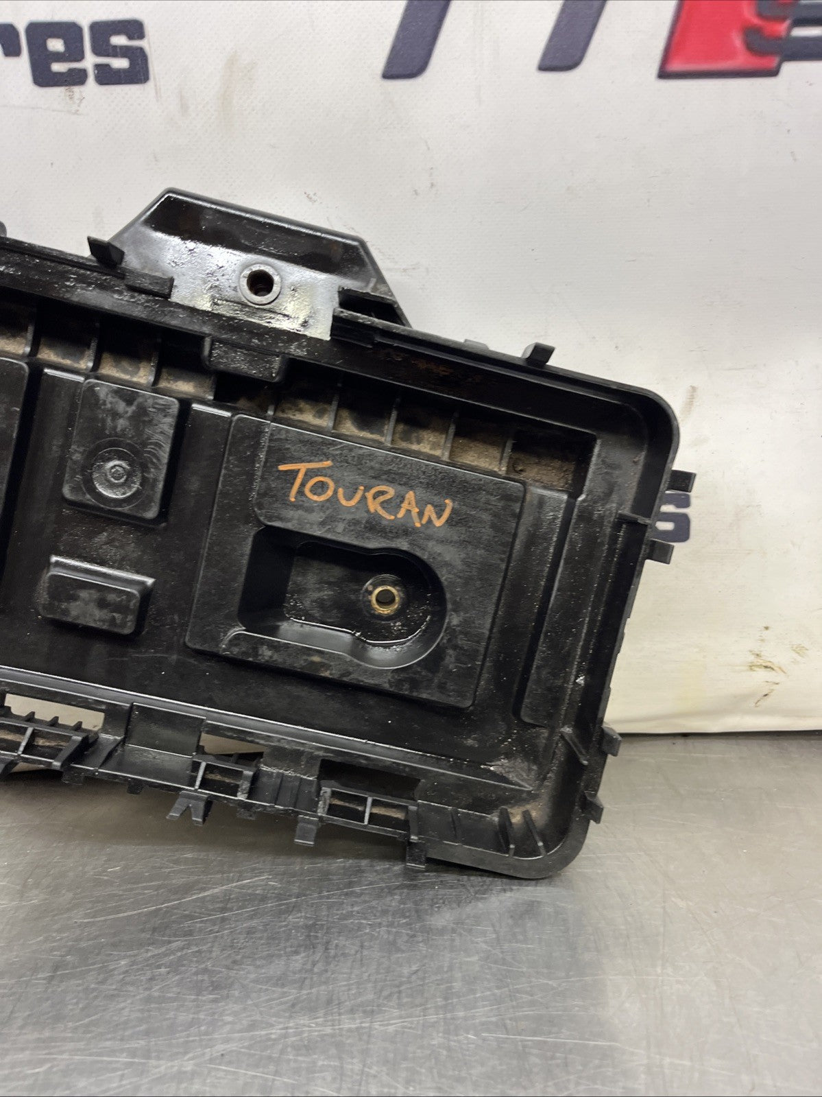 VOLKSWAGEN CADDY MAXI C20 2010-2015 BATTERY TRAY 1K0915333