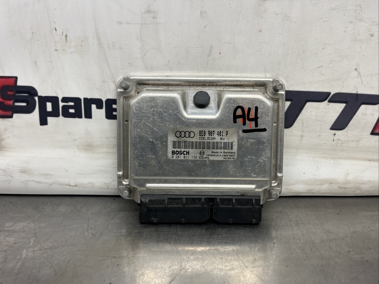 Audi A6 S6 C5 4B 1999 Diesel Engine control unit module ECU 8E0907401P RTX37408
