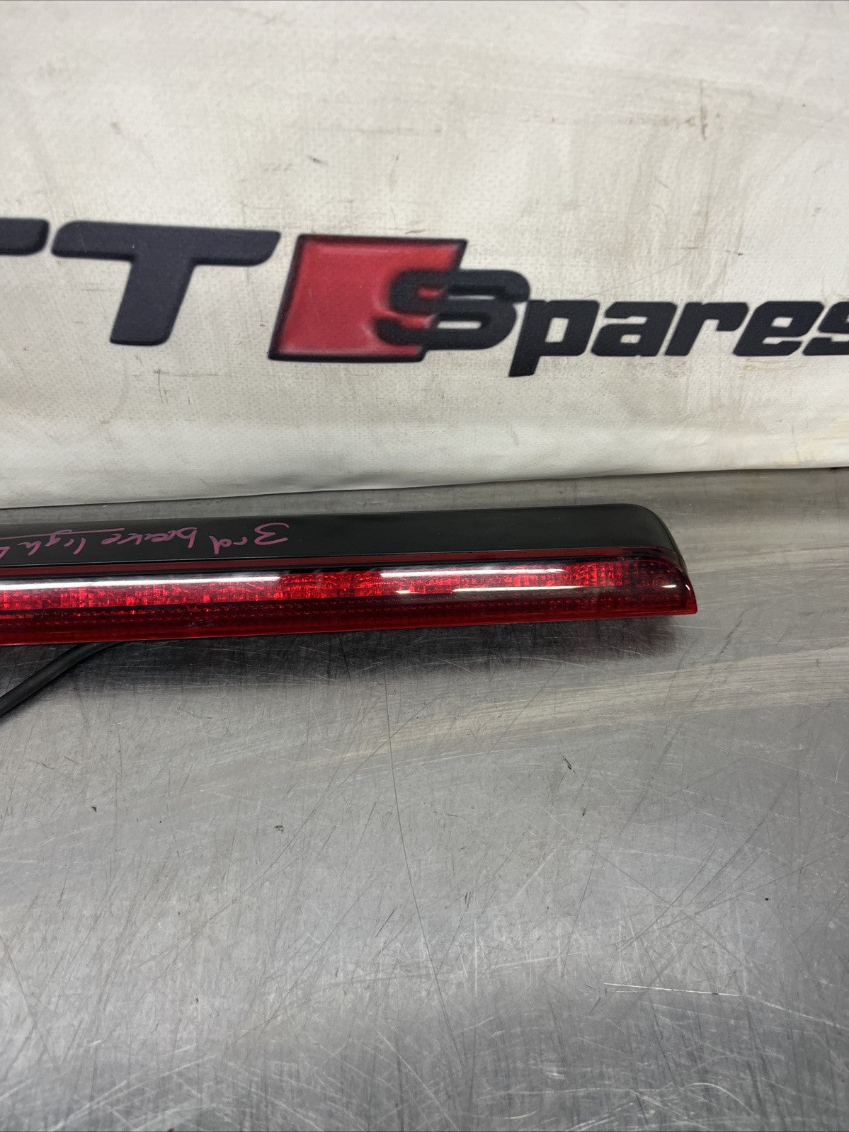Audi TT Mk1 Convertible Roadster MIDDLE 3RD BRAKE LIGHT 8n7945097a BLACK