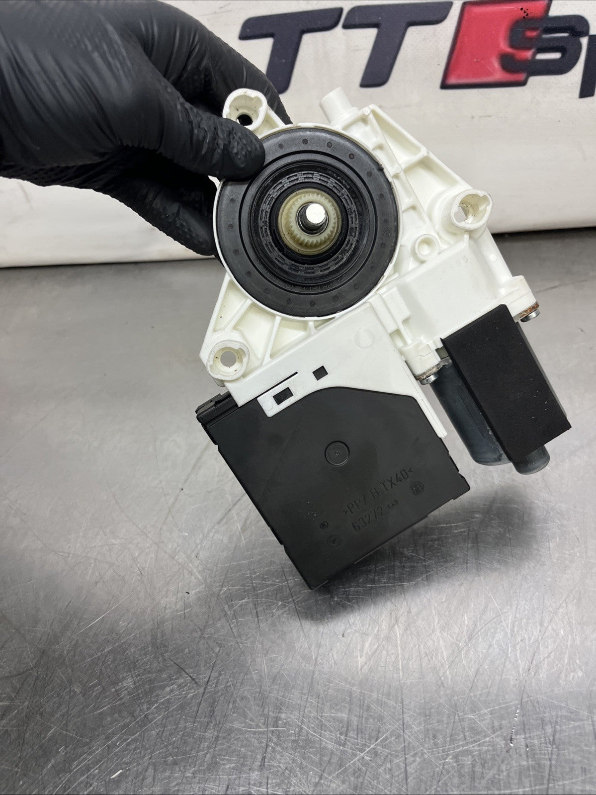 AUDI TT DRIVERS WINDOW MOTOR /OFFSIDE  MK2 06-14 8J8959801C