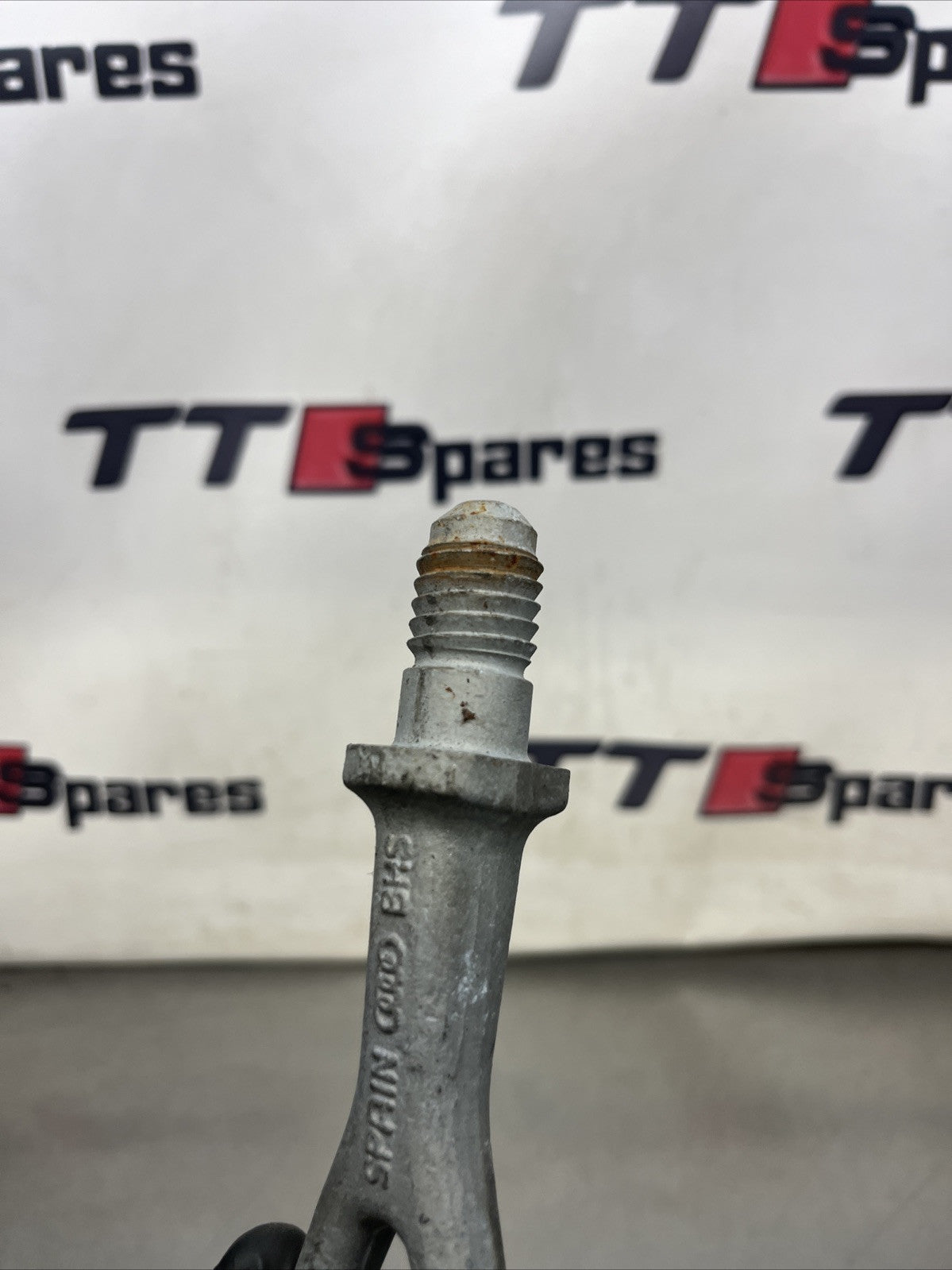 GENUINE AUDI TT A3 A4 A5 A6 RS4 RS6 TOWING TOW HOOK EYE 4B0805616A