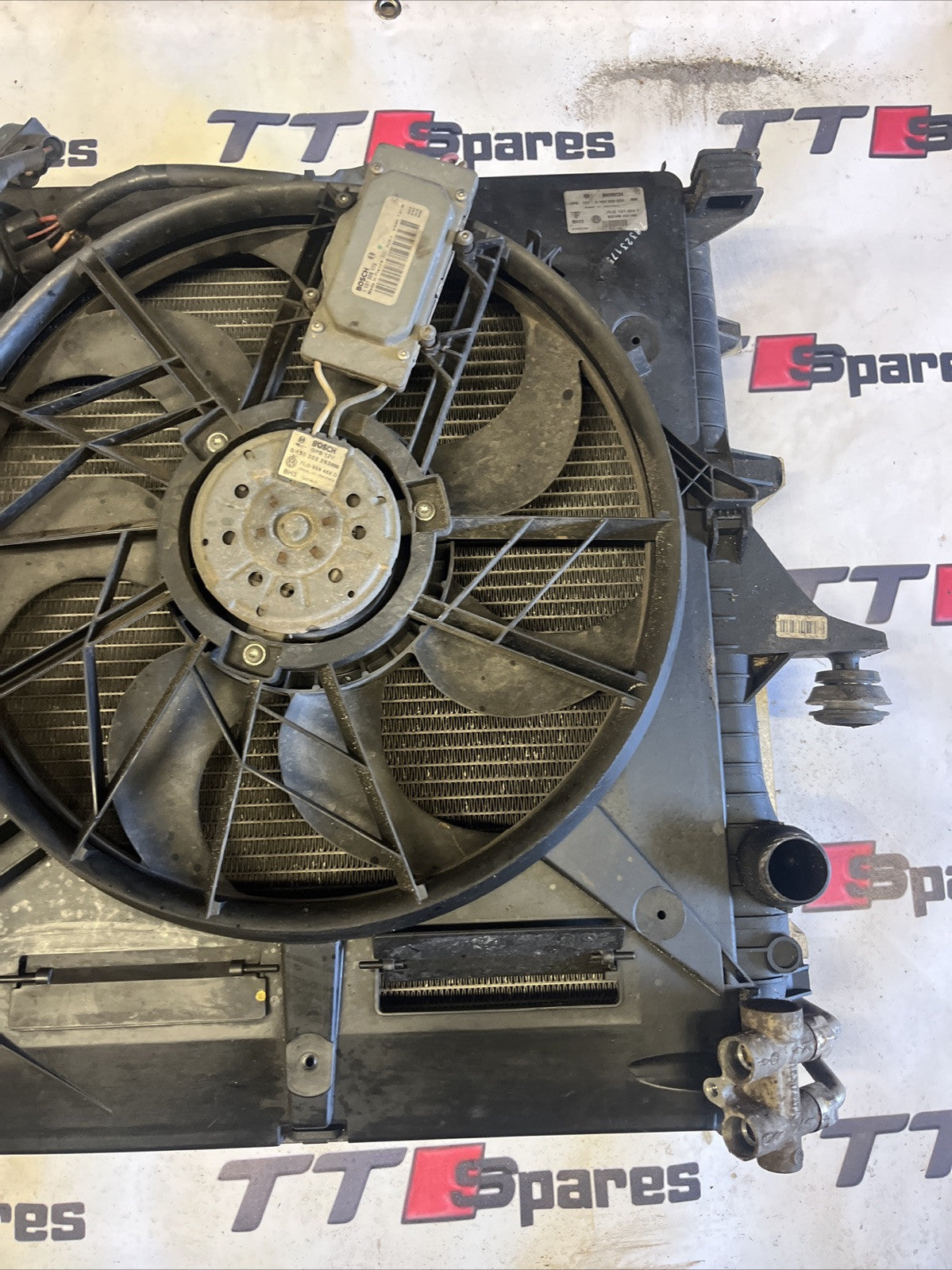 2004-2010 VOLKSWAGEN TOUAREG Radiator Cooling Fan/Motor 7L0121203F