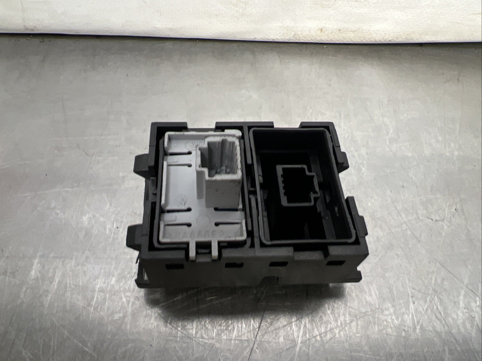 VAUXHALL VIVARO 2700 X82 2016 DIMMING CONTROL SWITCH 1259354X