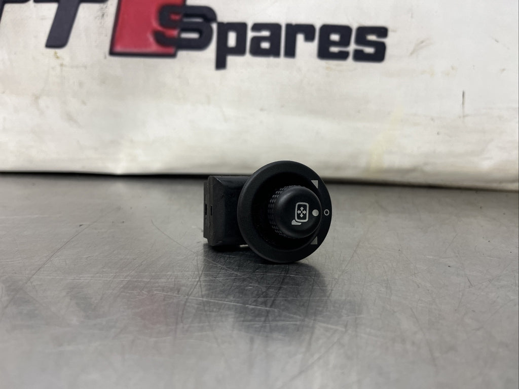  LAND ROVER DISCOVERY 3 WING MIRROR ADJUST CONTROL SWICH YUF500010