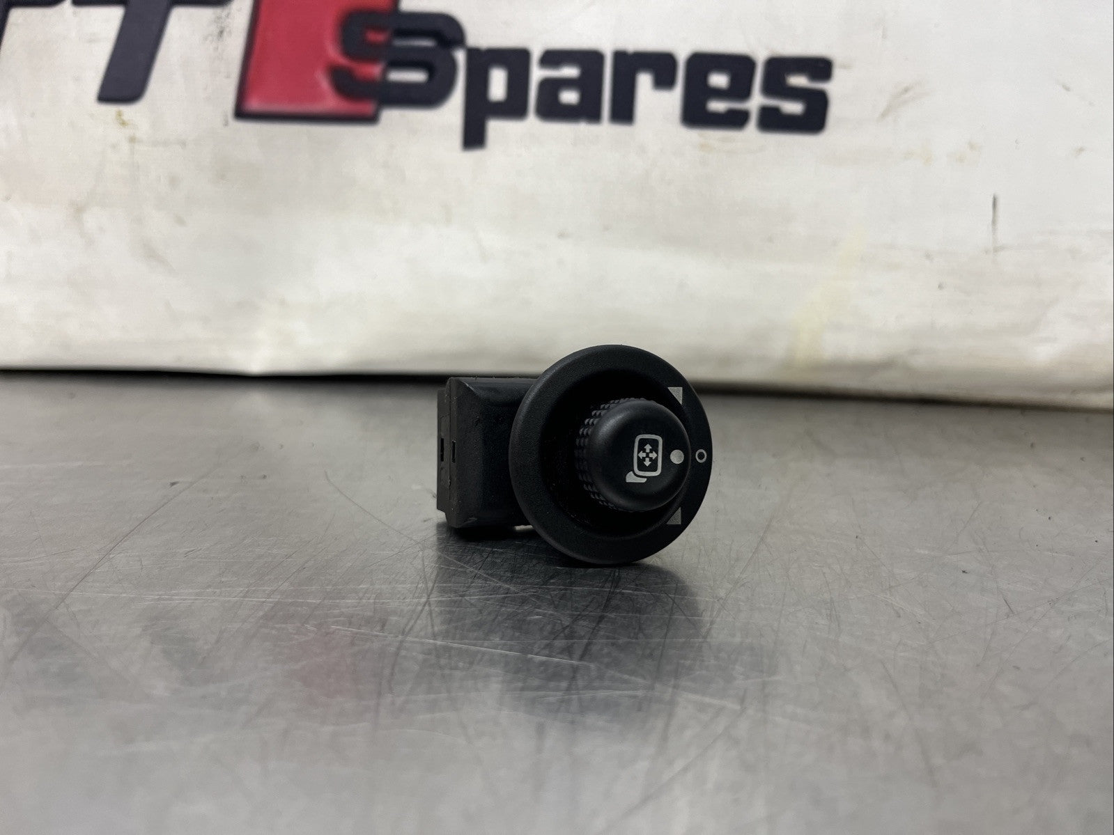  LAND ROVER DISCOVERY 3 WING MIRROR ADJUST CONTROL SWICH YUF500010