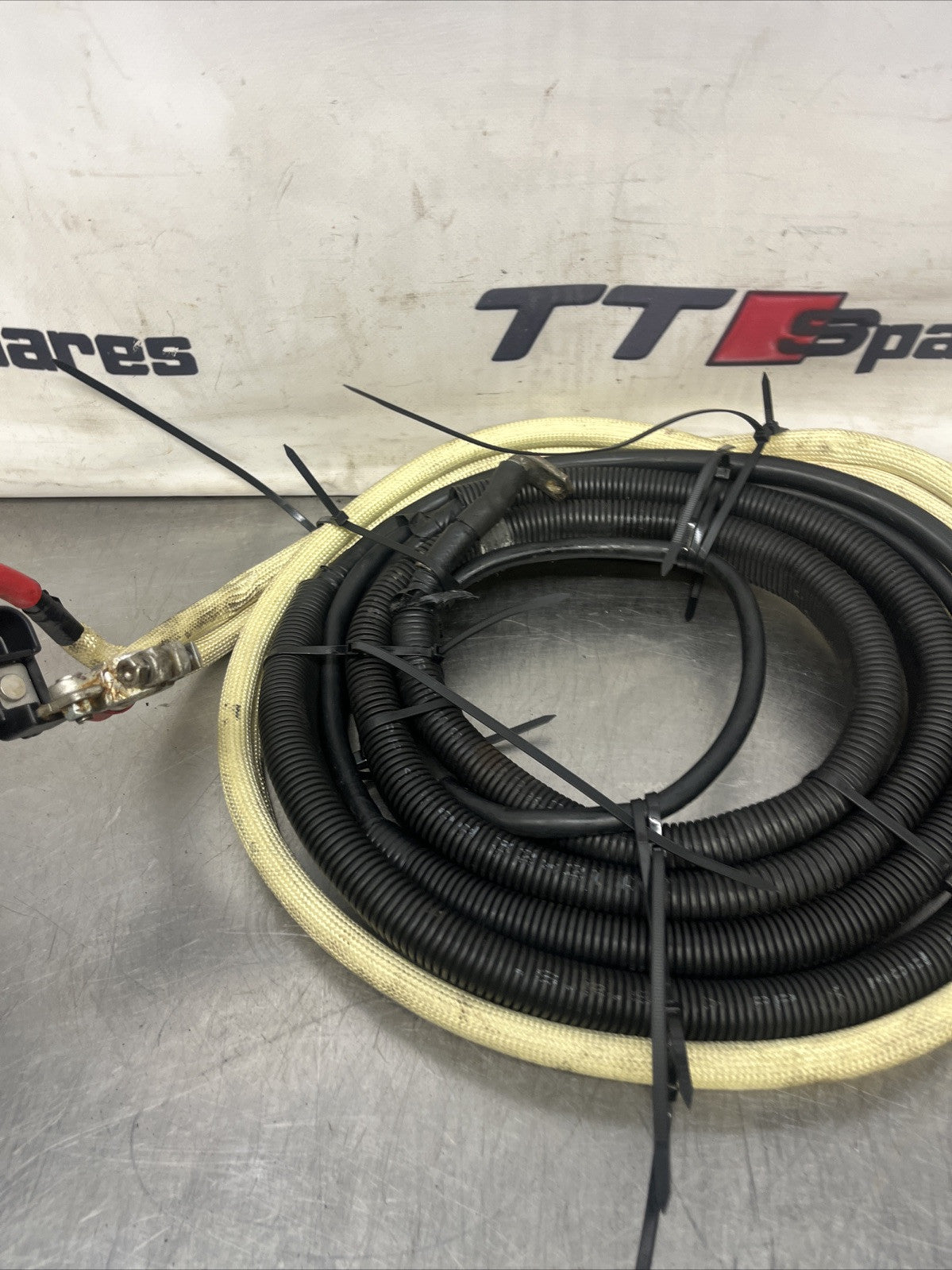 Audi Tt Mk1 3.2 V6/ QS Battery power  Lead cable conversion for battery in rear