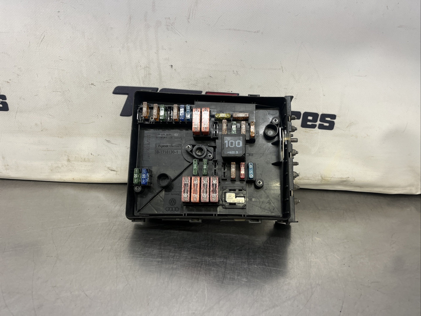 1K0937125A 2009 VW GOLF MK5 1.9 TDI POWER BOARD FUSE BOX  #9