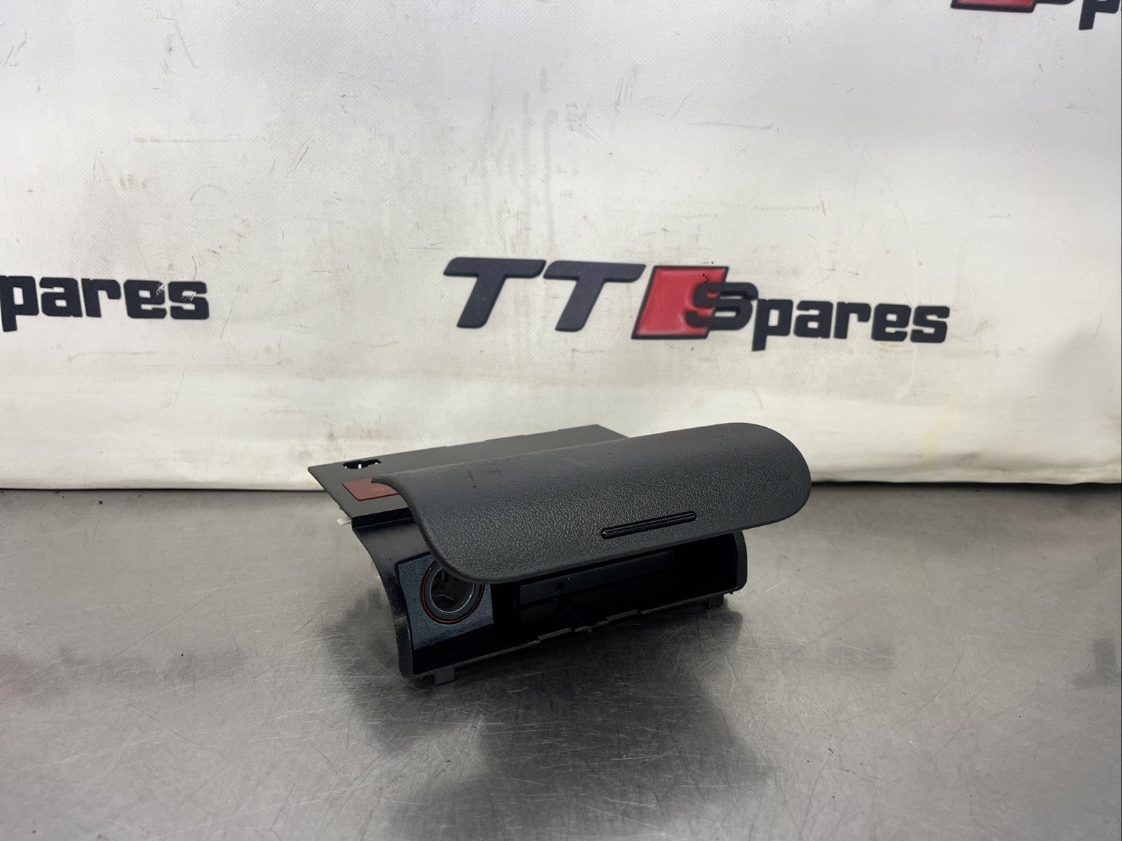 8N0857951 AUDI TT MK1 98-06 8N CENTRE CONSOLE ASHTRAY BLACK 