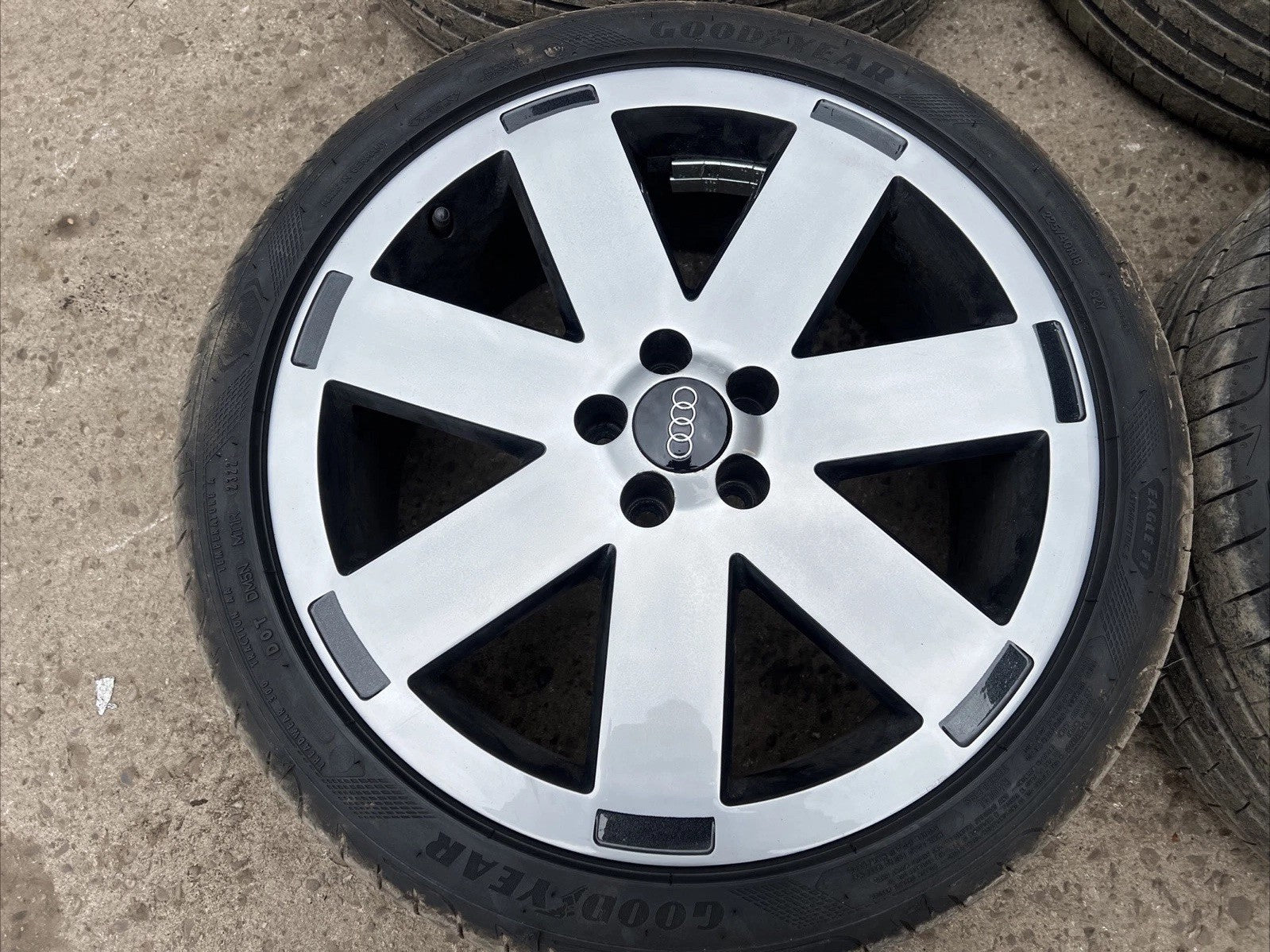 Audi TT MK1 2003 3.2 V6 5x100 18" Alloy Wheels & Tyres Set Grey TT61