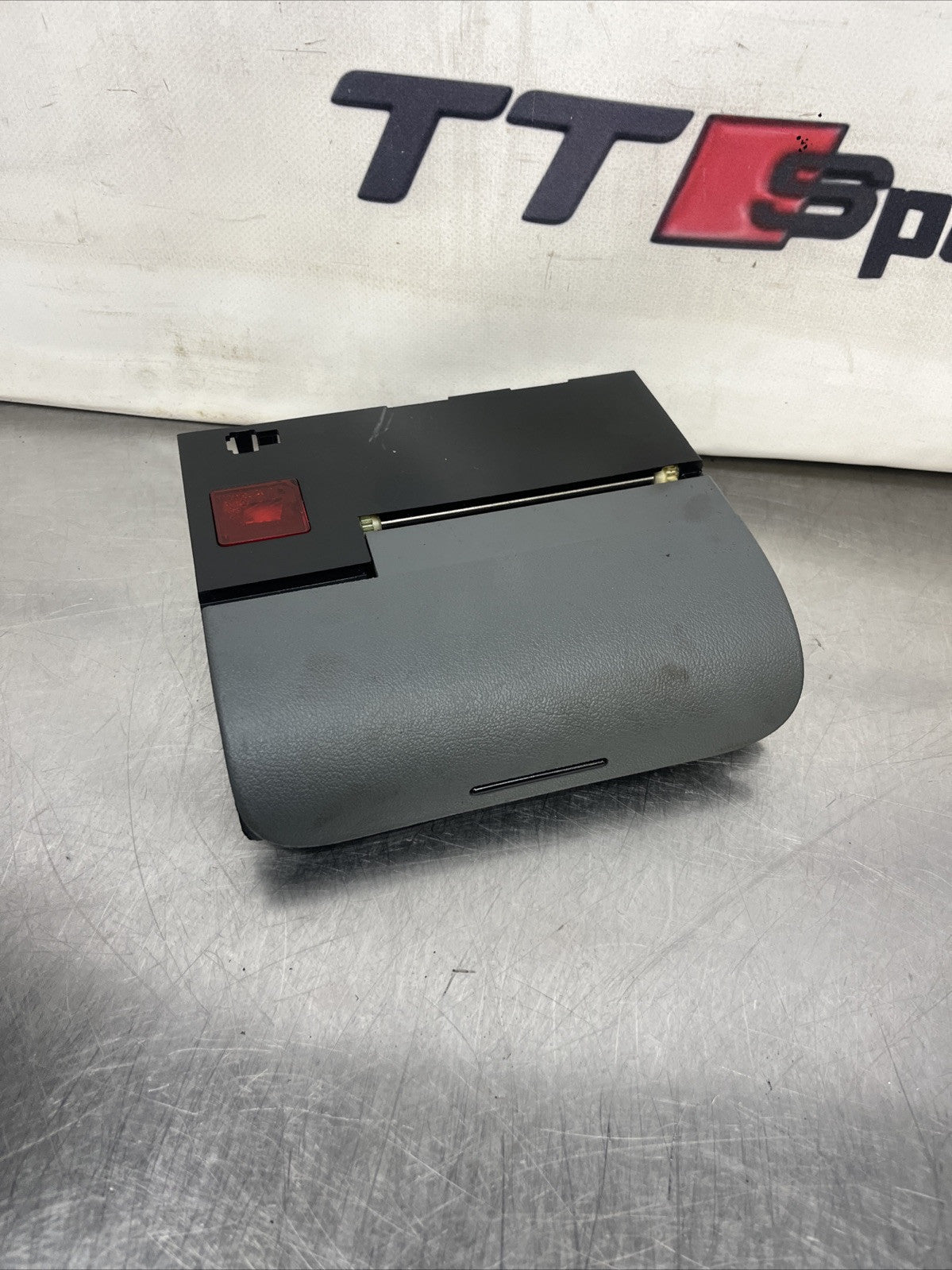 AUDI TT MK1 98-06 8N CENTRE CONSOLE ASHTRAY GREY 8N0857951