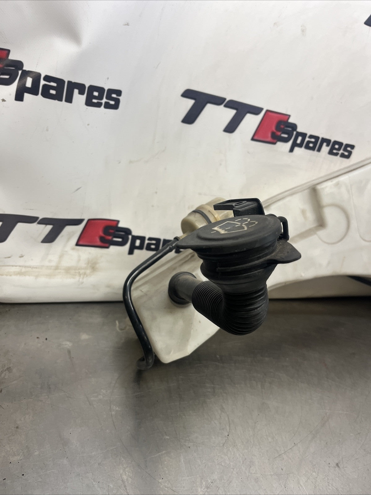 BMW X5 Series E70 Windscreen Washer Fluid Reservoir 7161477