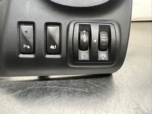 RENAULT TRAFIC DRIVER  AIRVENT SURROUND TRIM & HEADLIGHT UNIT 2015-2020 1406082X