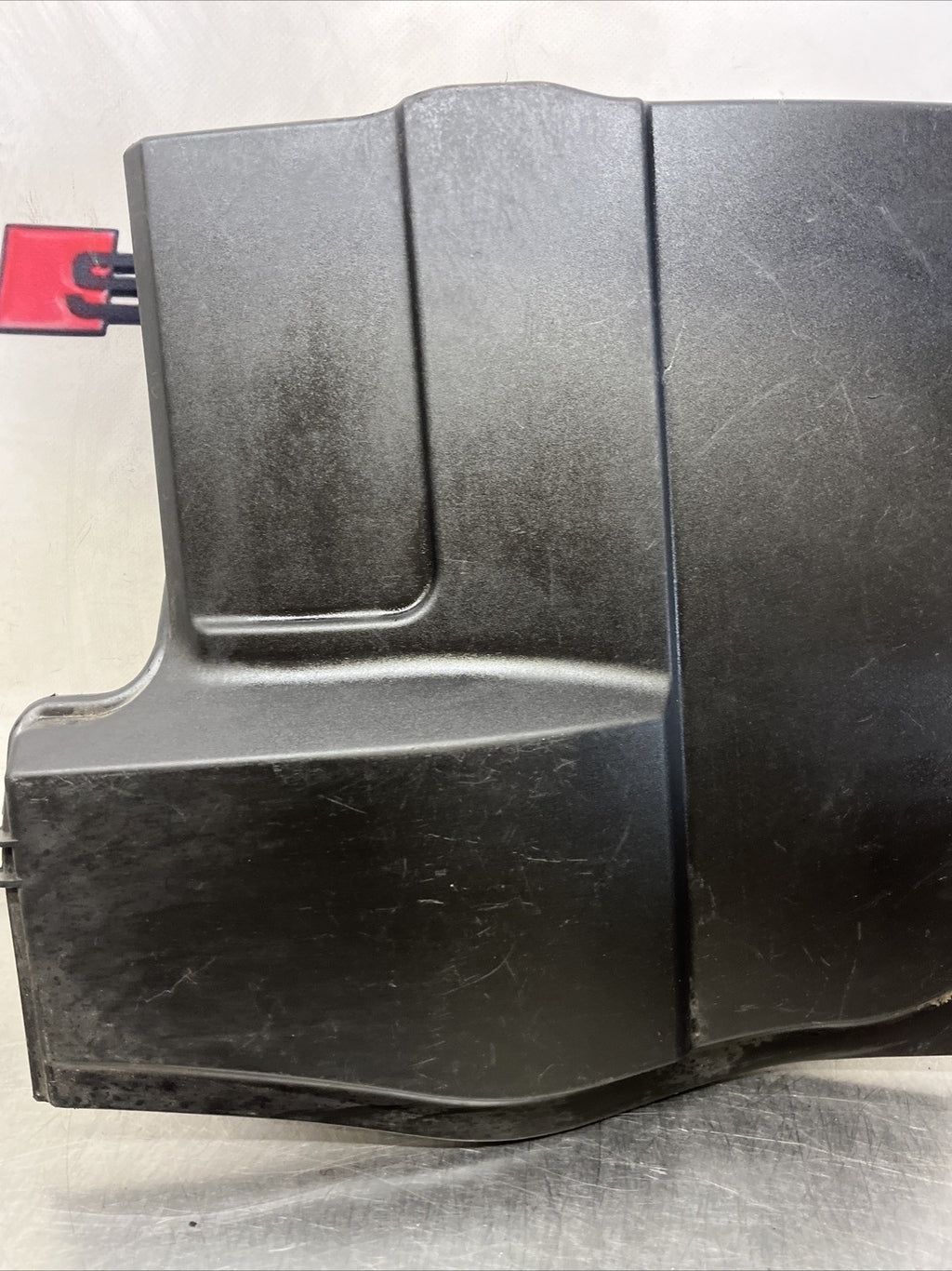 LAND ROVER DISCOVERY 3 ABS PUMP PLASTIC COVER DWN500022
