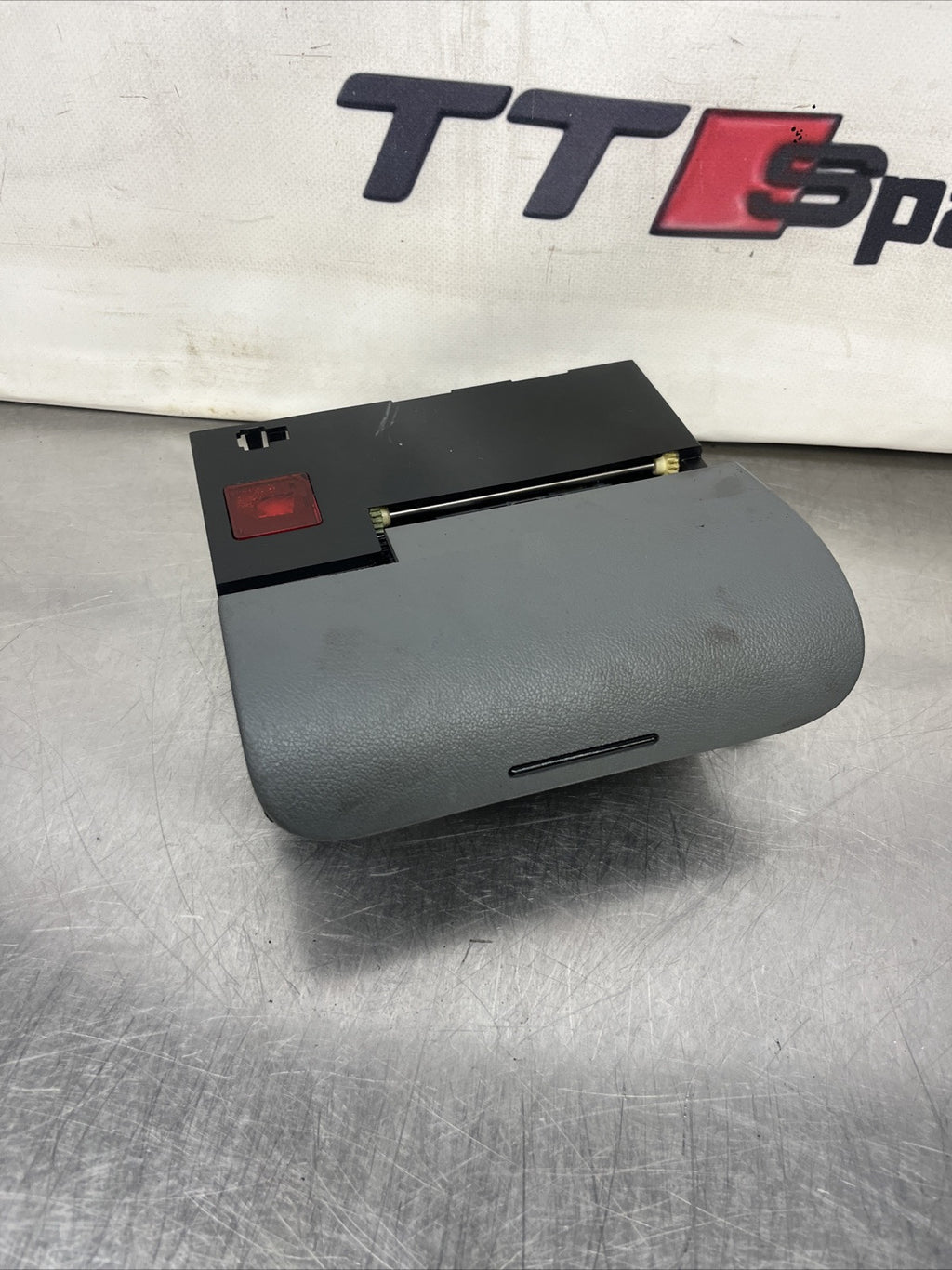 8N0857951 AUDI TT MK1 98-06 8N CENTRE CONSOLE ASHTRAY GREY 