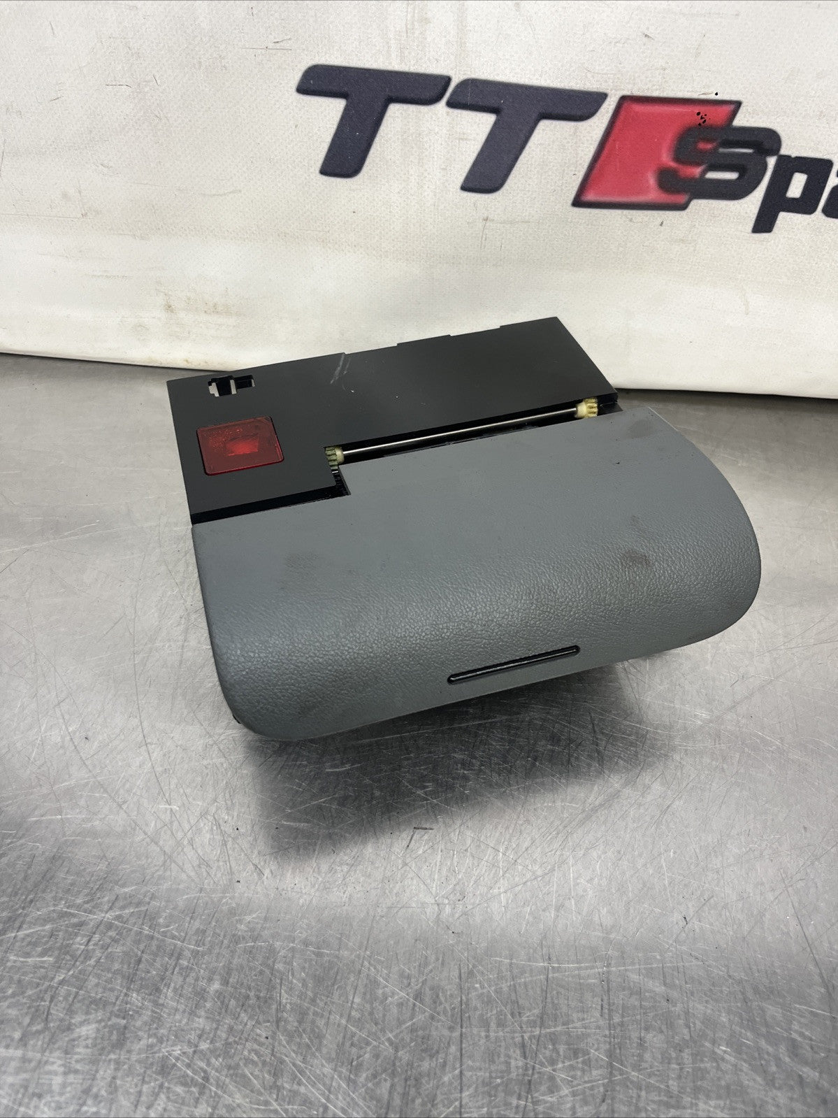 8N0857951 AUDI TT MK1 98-06 8N CENTRE CONSOLE ASHTRAY GREY 