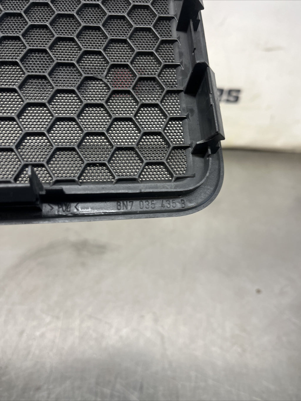 AUDI TT Center Speaker Grille Cover Grey Roadster Mk1 98-06 8N7035435B