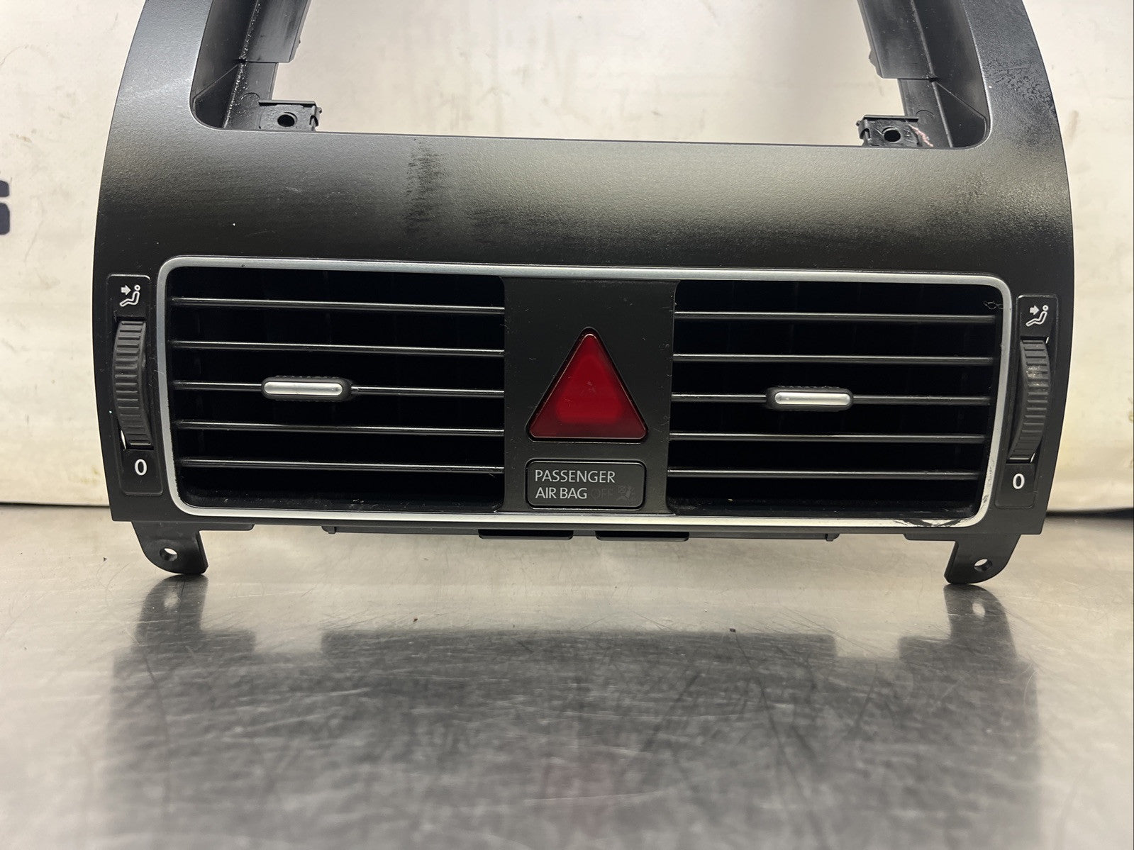 VW TOURAN Dashboard Storage Box Hazard Switch Vent 1T2857921D / 1T2819728D - B7