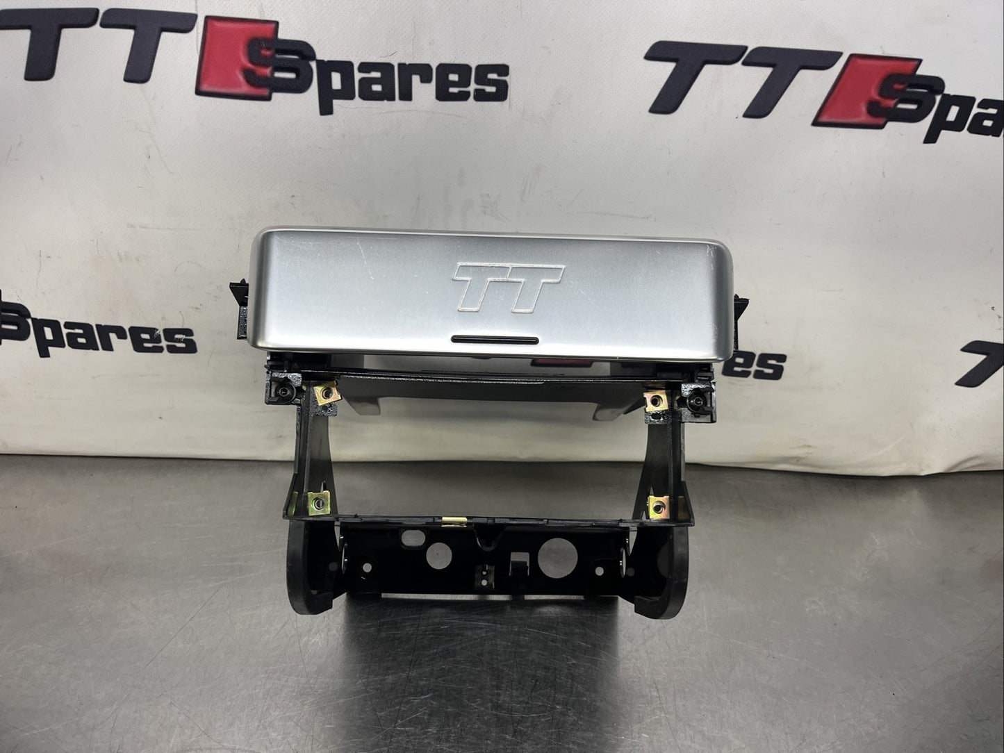 AUDI TT MK1 8N COUPE ROADSTER ~ DASH RADIO HEAD UNIT FASCIA SURROUND FLIP PANEL