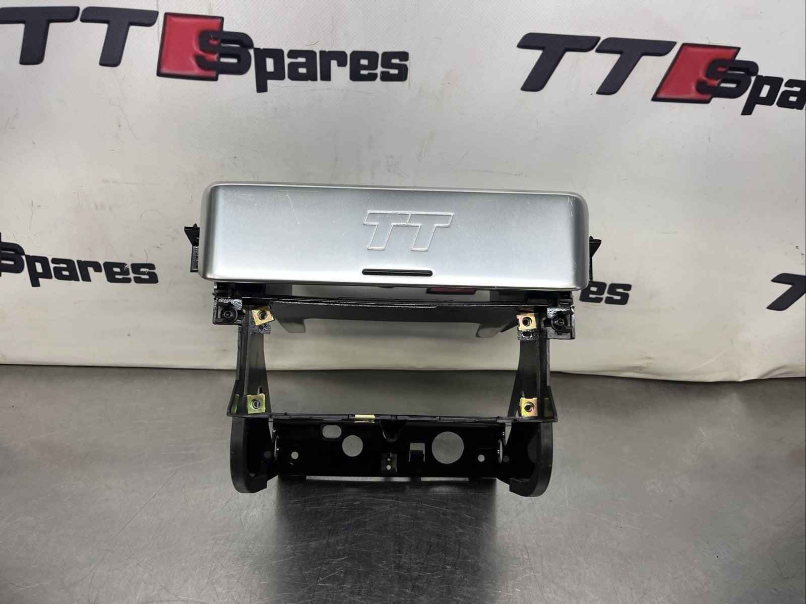 AUDI TT MK1 8N COUPE ROADSTER ~ DASH RADIO HEAD UNIT FASCIA SURROUND FLIP PANEL