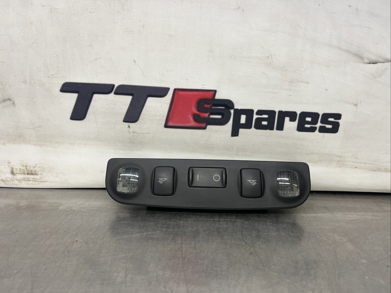 Audi TT Mk1 8N - Roadster, Black Front Interior Light 8N7947111 - Used