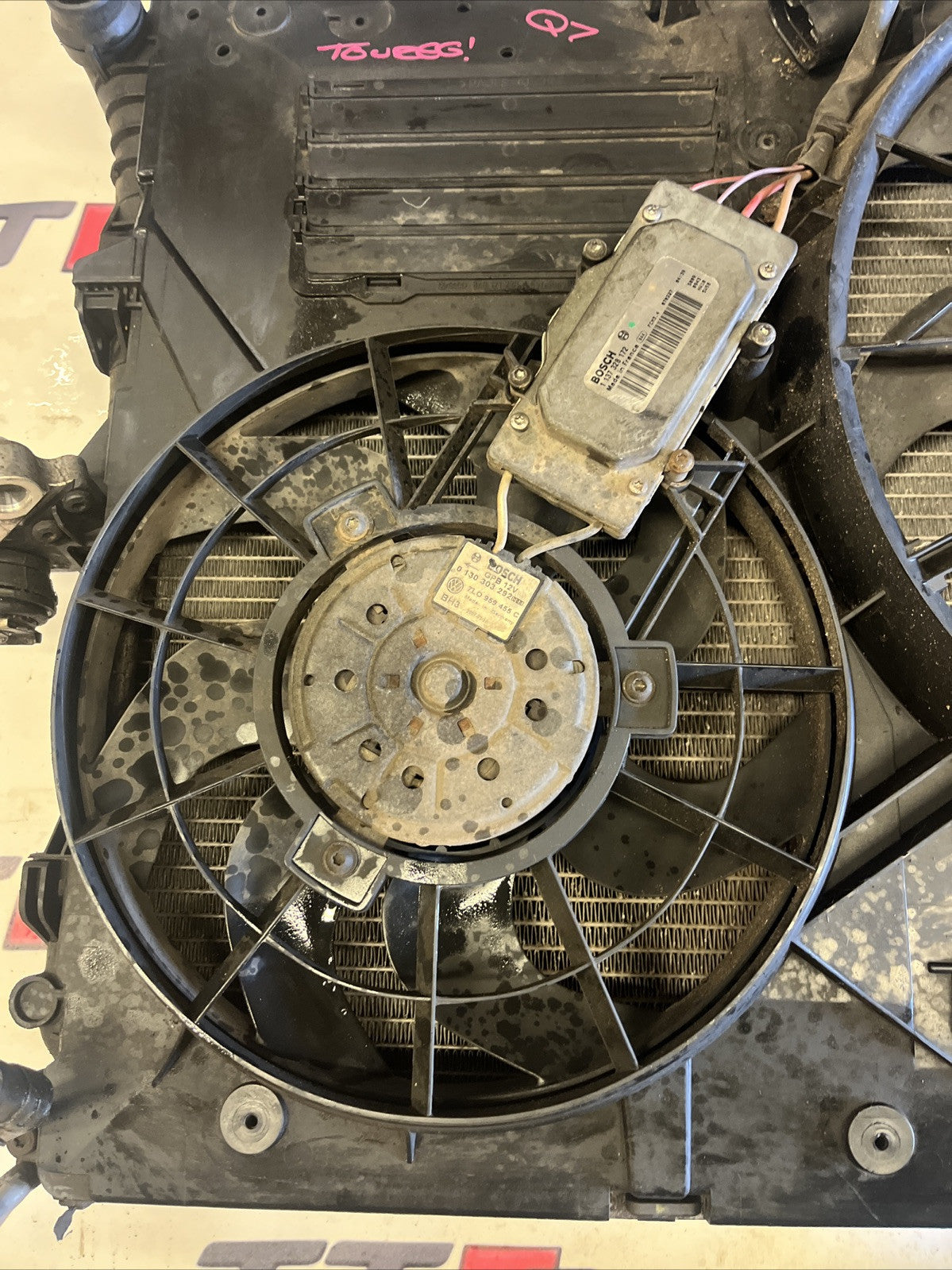2004-2010 VOLKSWAGEN TOUAREG Radiator Cooling Fan/Motor 7L0121203F